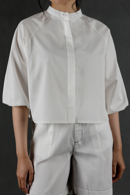 puff sleeve cropped shirt - off-white
