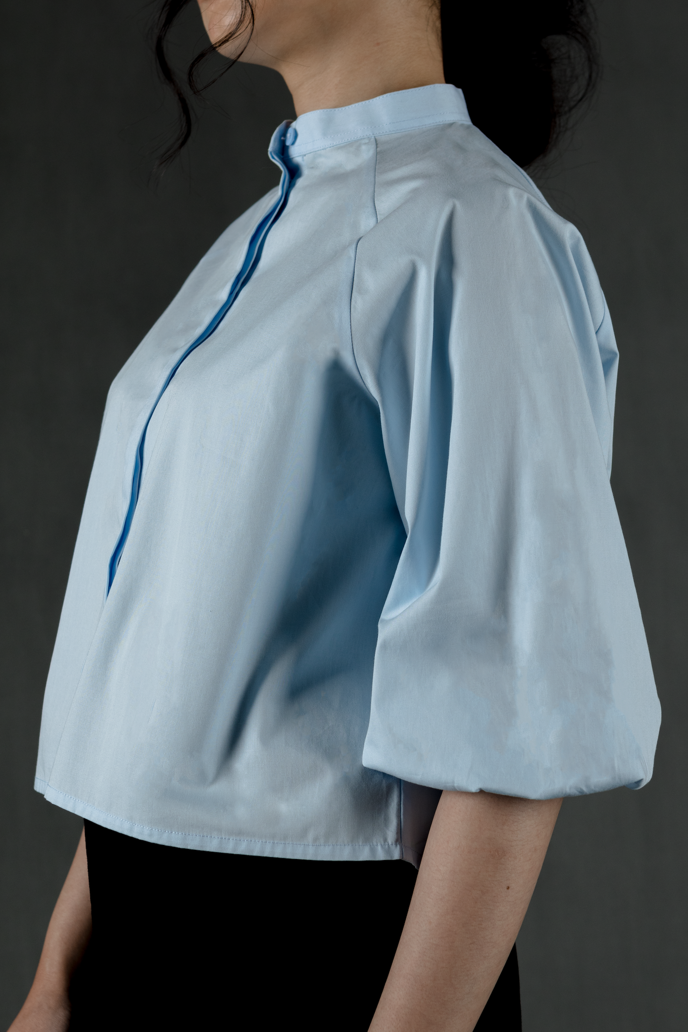 puff sleeve cropped shirt - sky