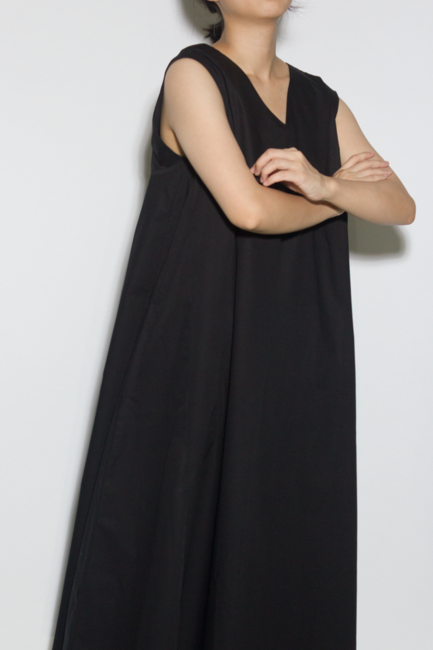 v-tent dress - black