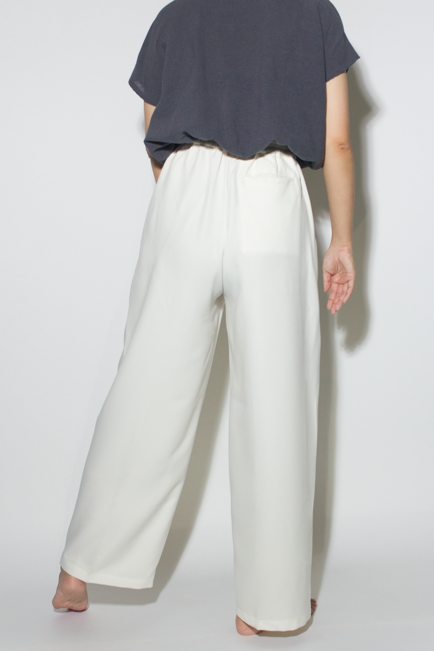 crease pants - white