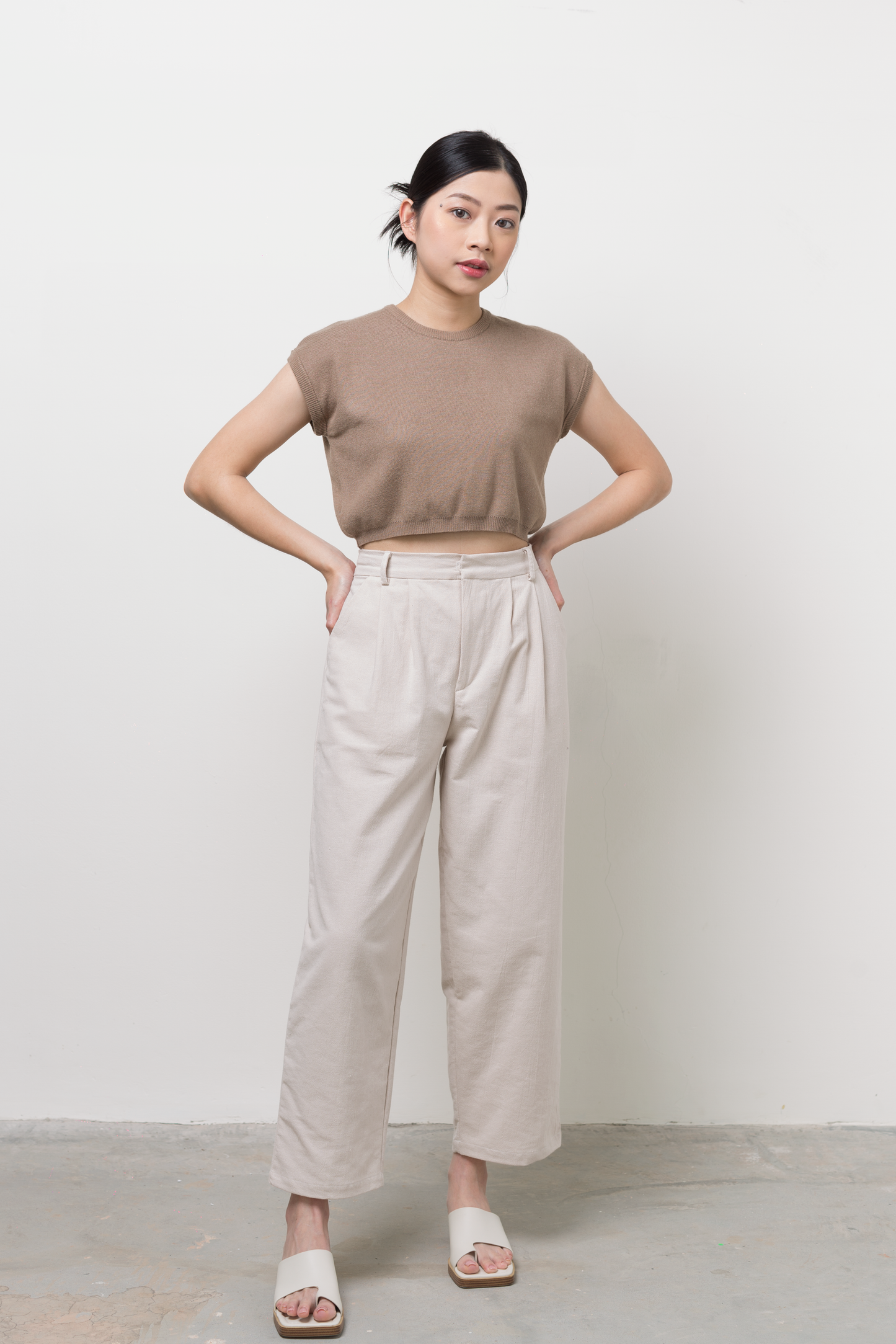 knit crop round neck top - brown