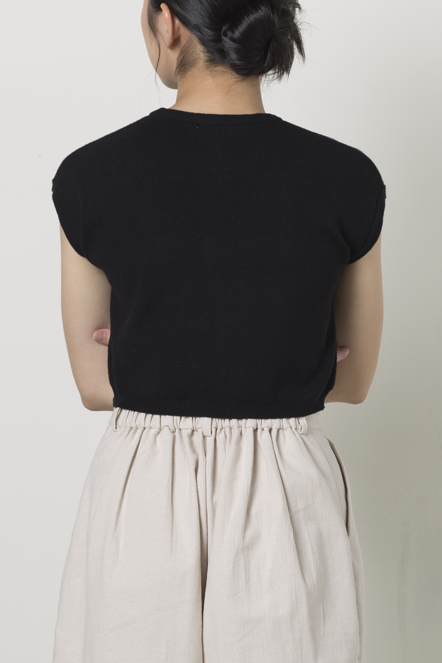 knit crop round neck top - black