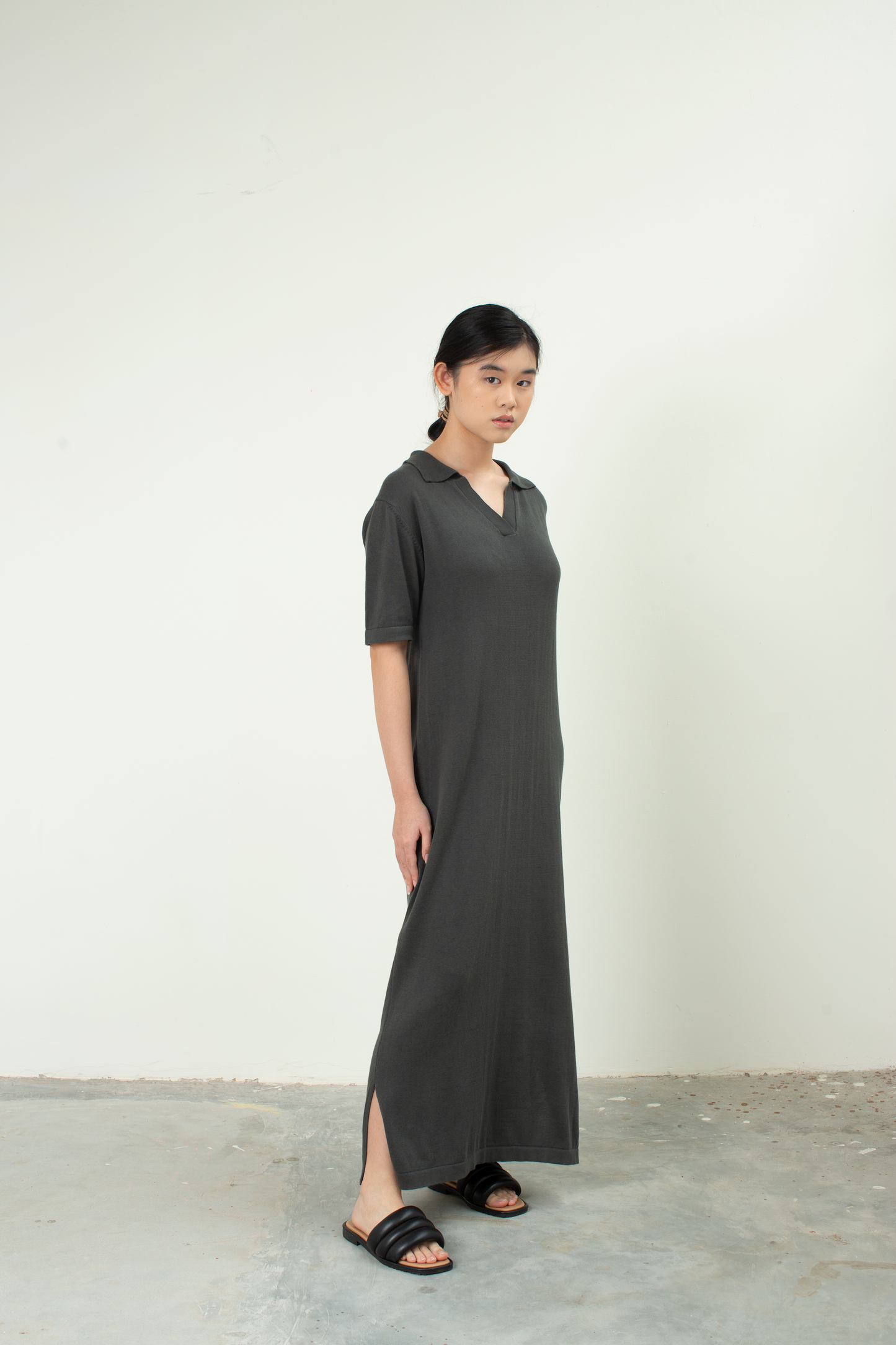 knit v-neck maxi dress - dark grey