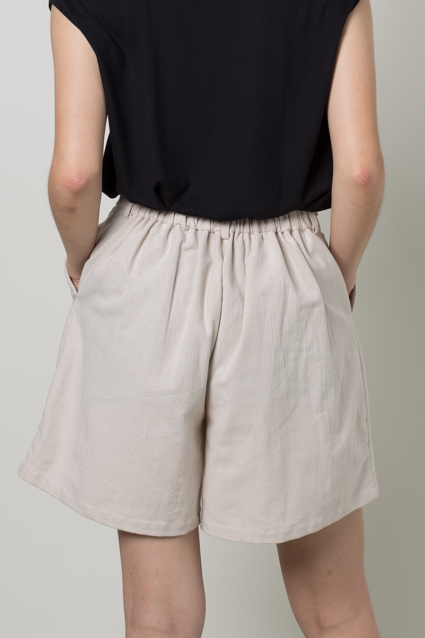 linen blend pleated shorts - ecru