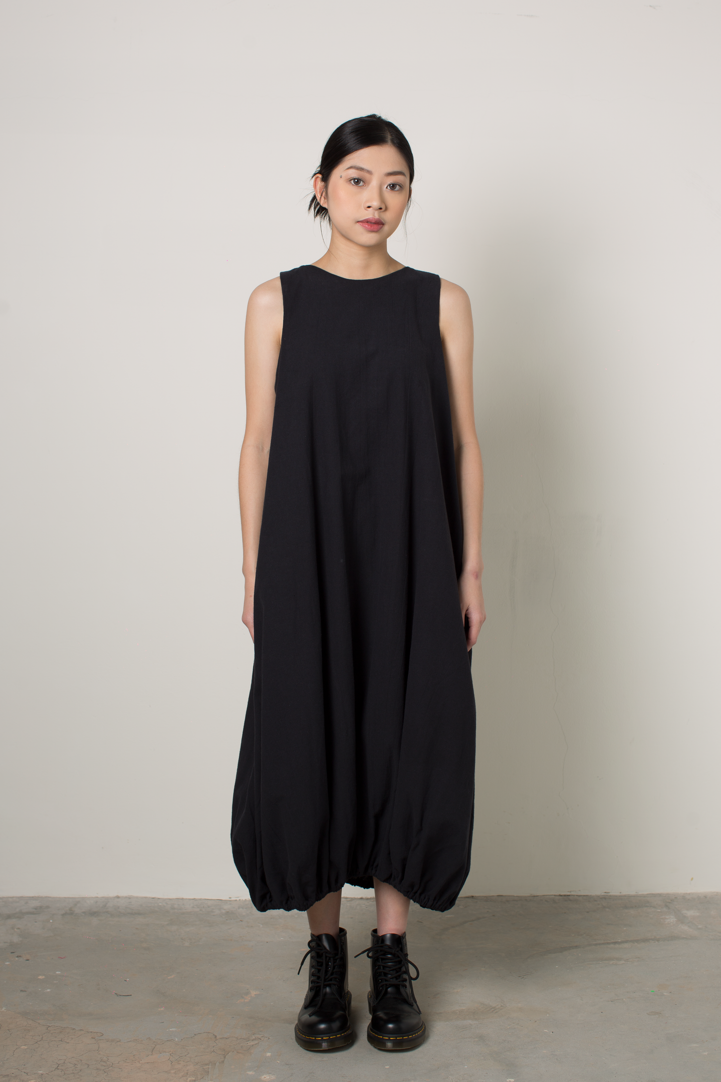 sleeveless puff dress - black