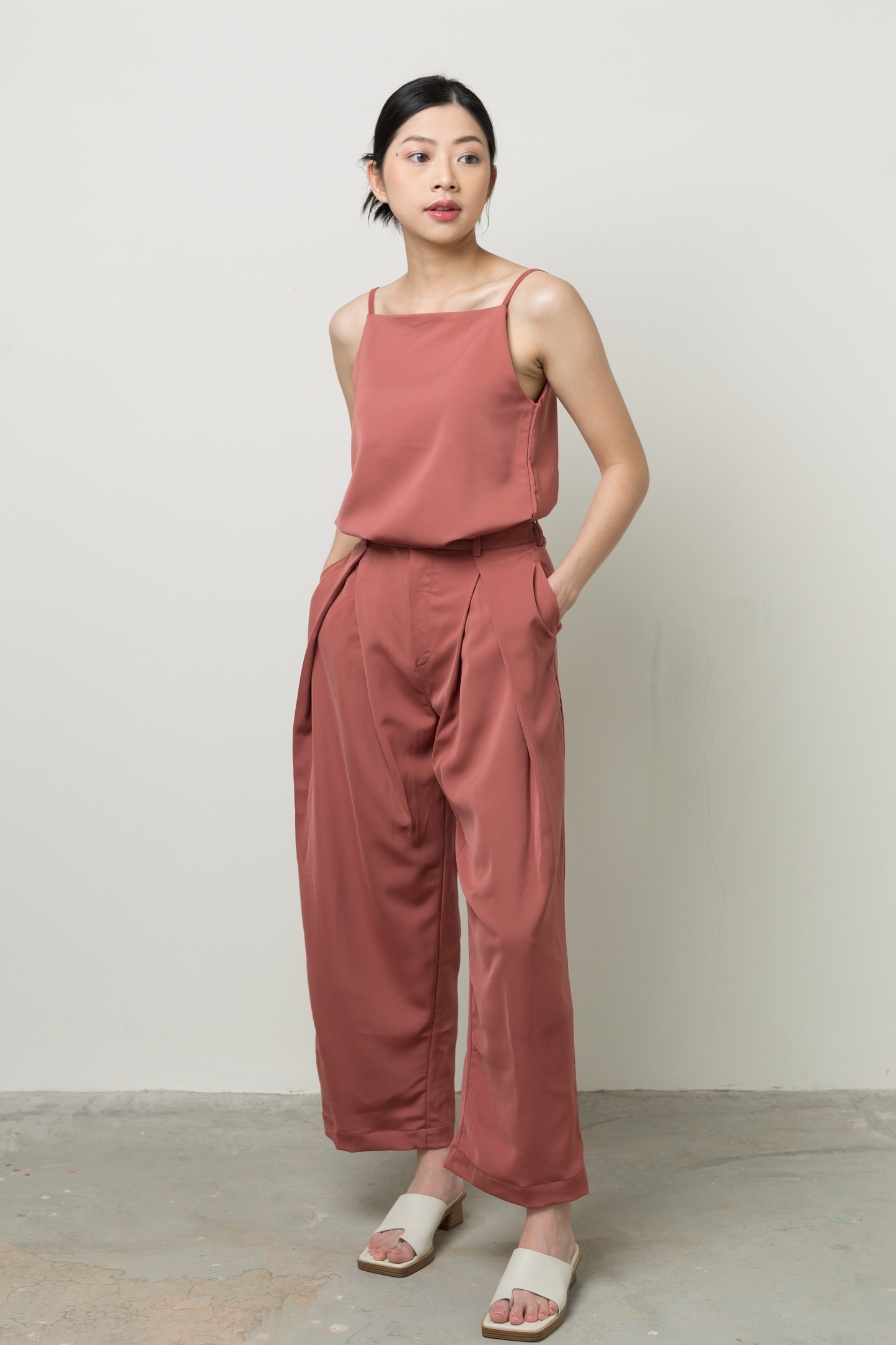 tulip fold long pants - red